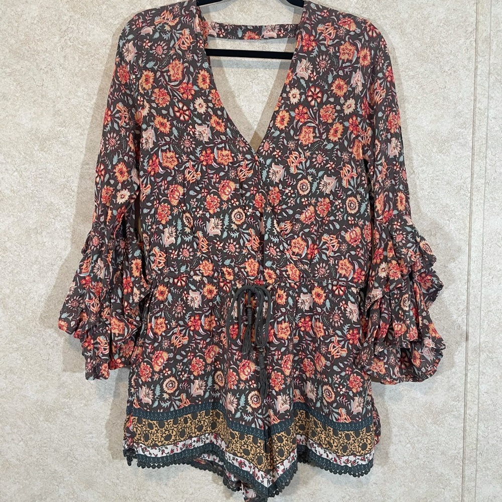 Jessica simpson paisley Floral sz M playsuit romper LS ruffle surplice Vacation